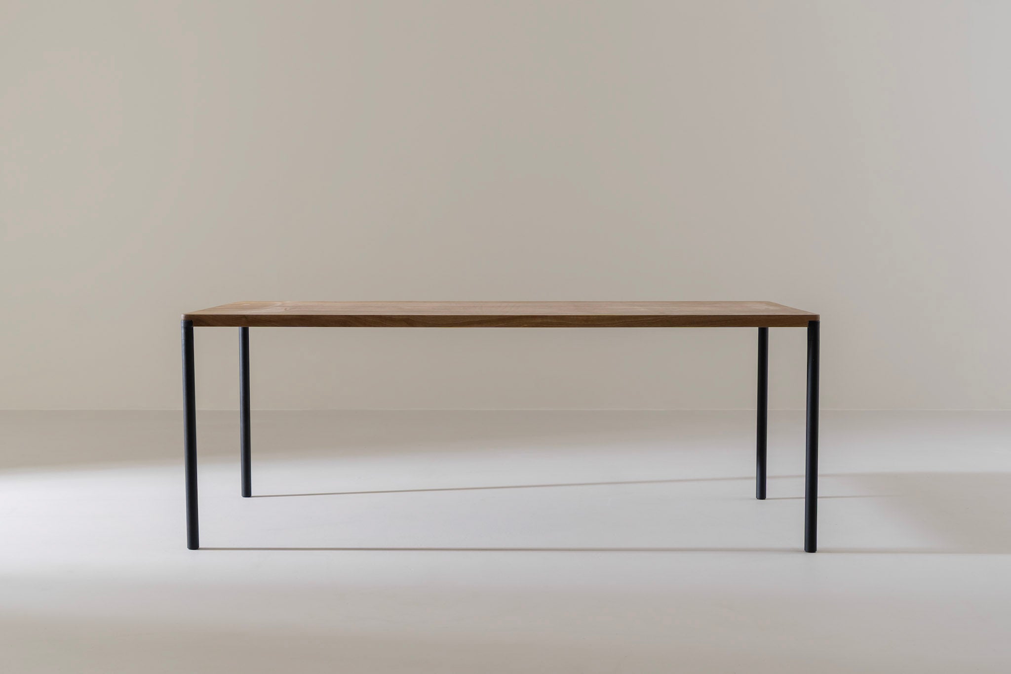 FRANKIE | Walnoothouten eettafel