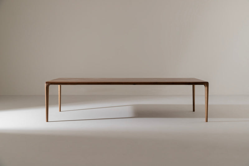 LÜNA S Dining Table