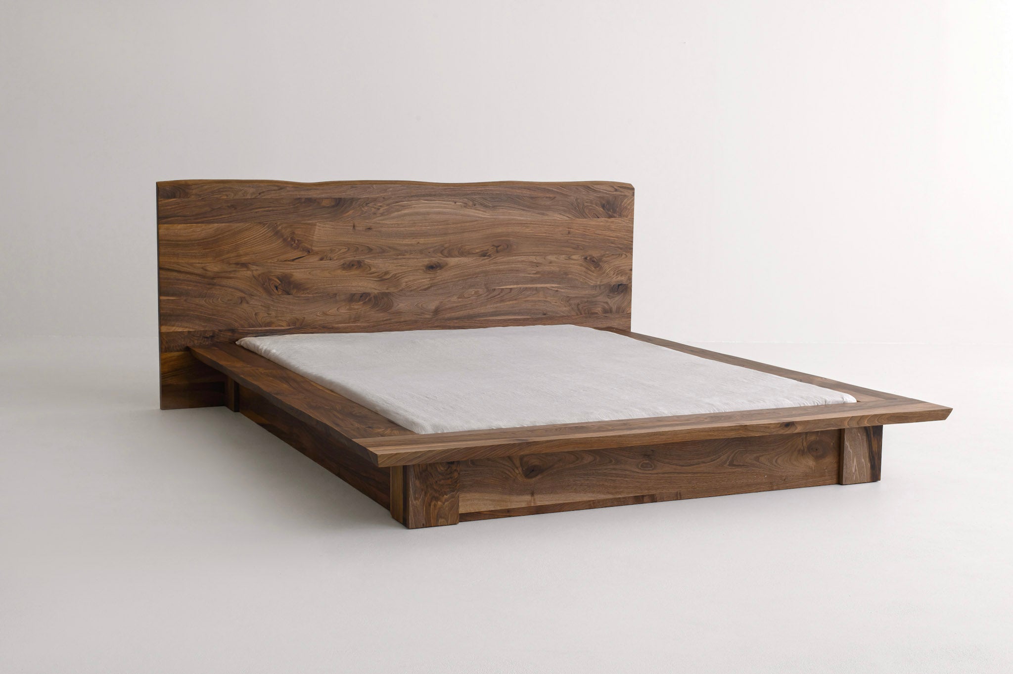 KAATJE | Bedframe image 21