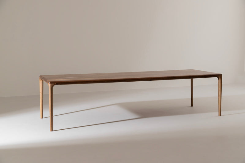 LÜNA S Dining Table