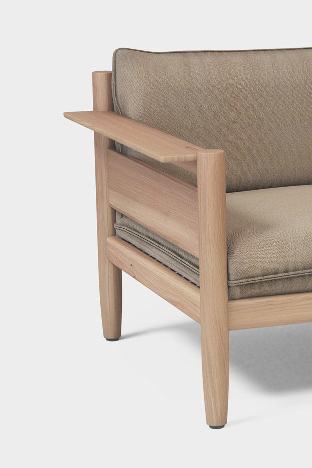 Une forme douce et décontractée, conçue pour l’extérieur.