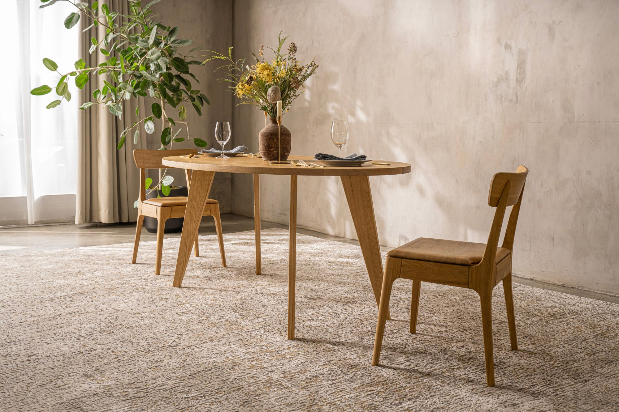 AMBER Oval | Esstisch image 3