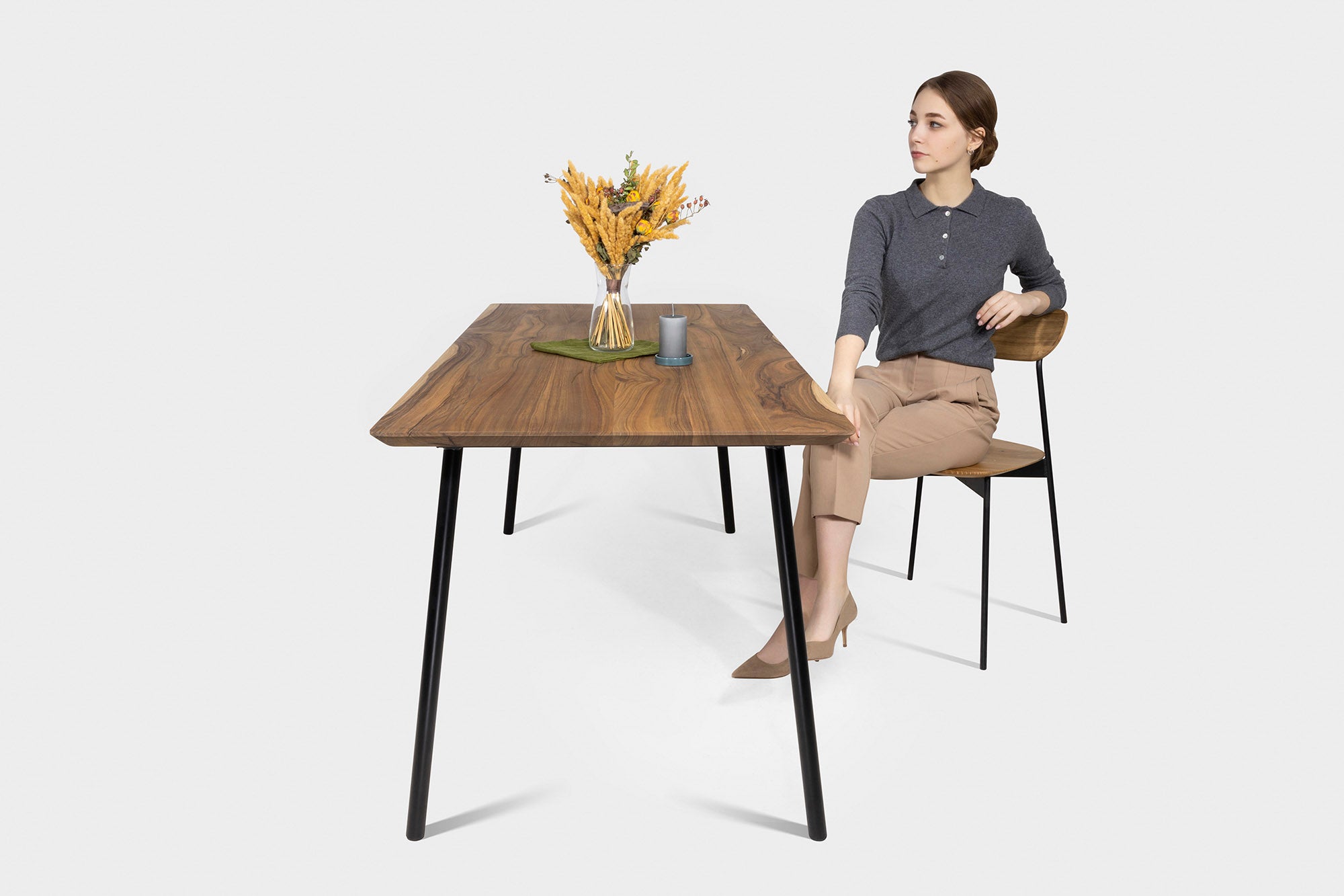 MARTA Walnoothouten eettafel
