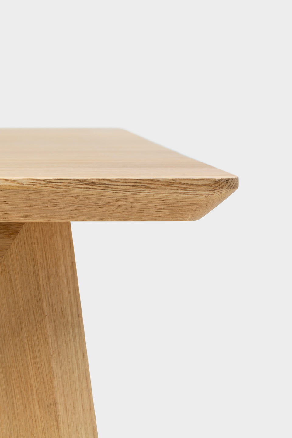 Feine Kantendetails für ein elegantes Finish.