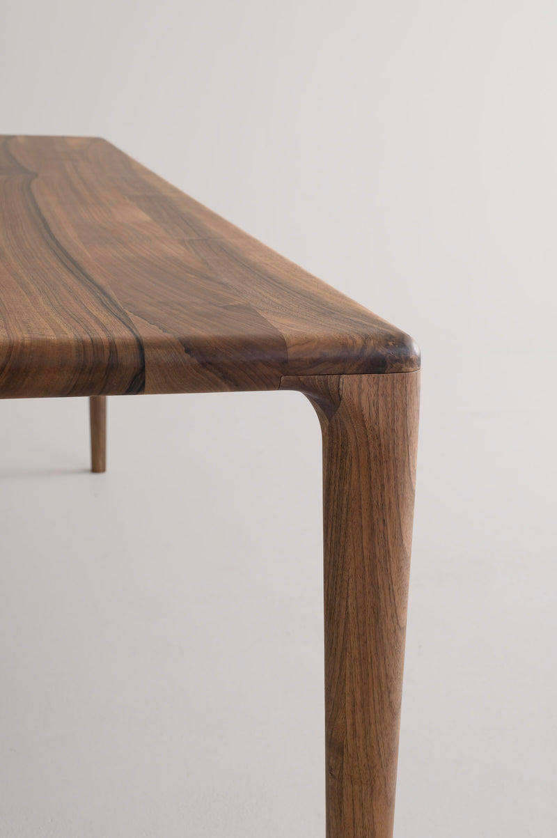 LÜNA | Dining Table