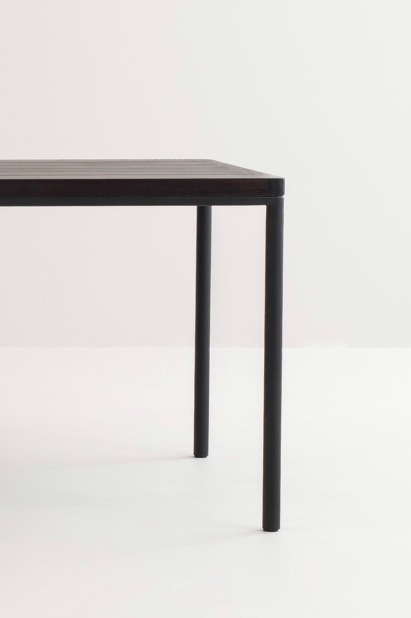 FRANKIE | Buitentafel van gerookt essenhout