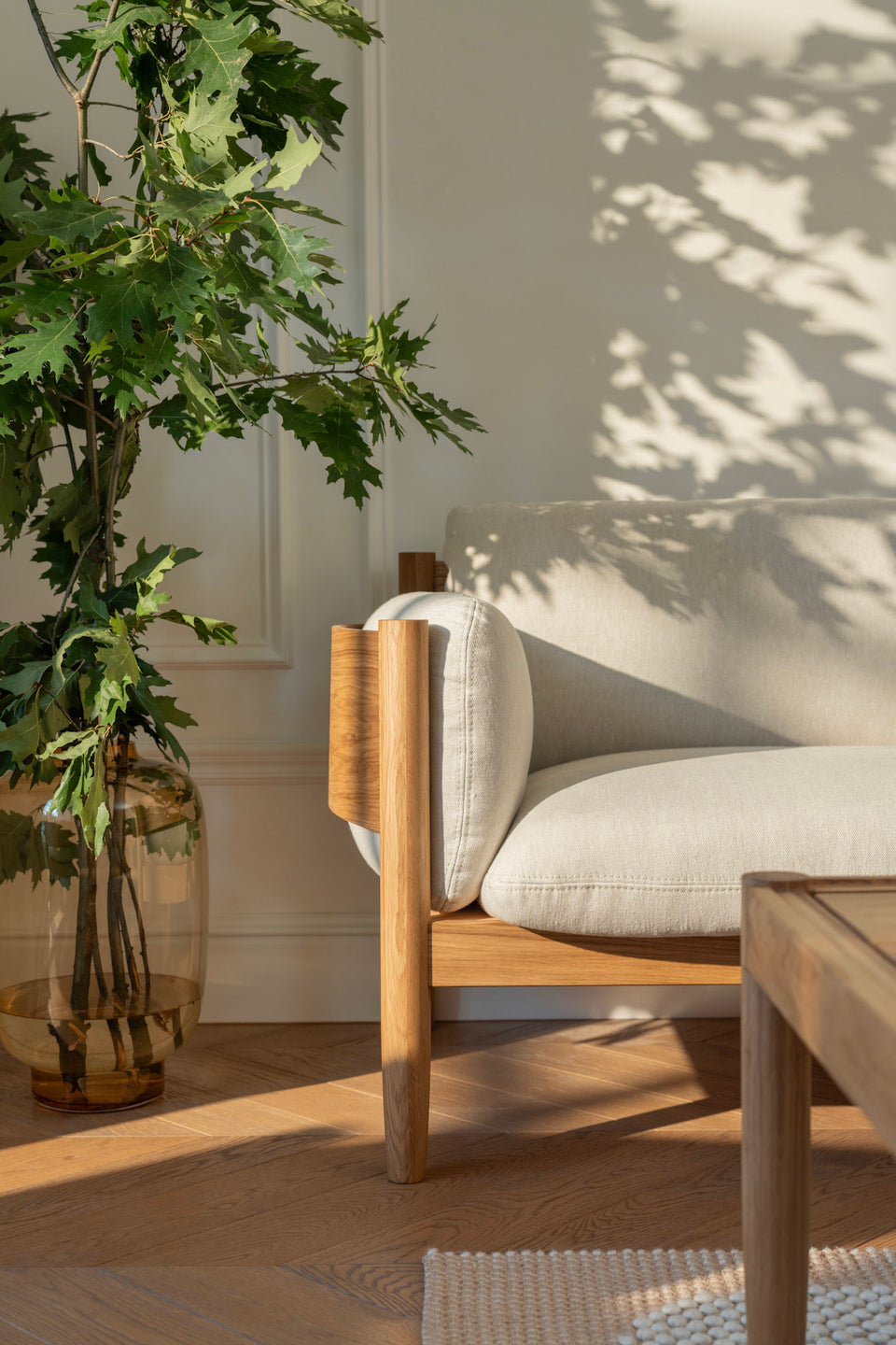 Individuelle Polsterung in italienischem Leinen oder Leder.