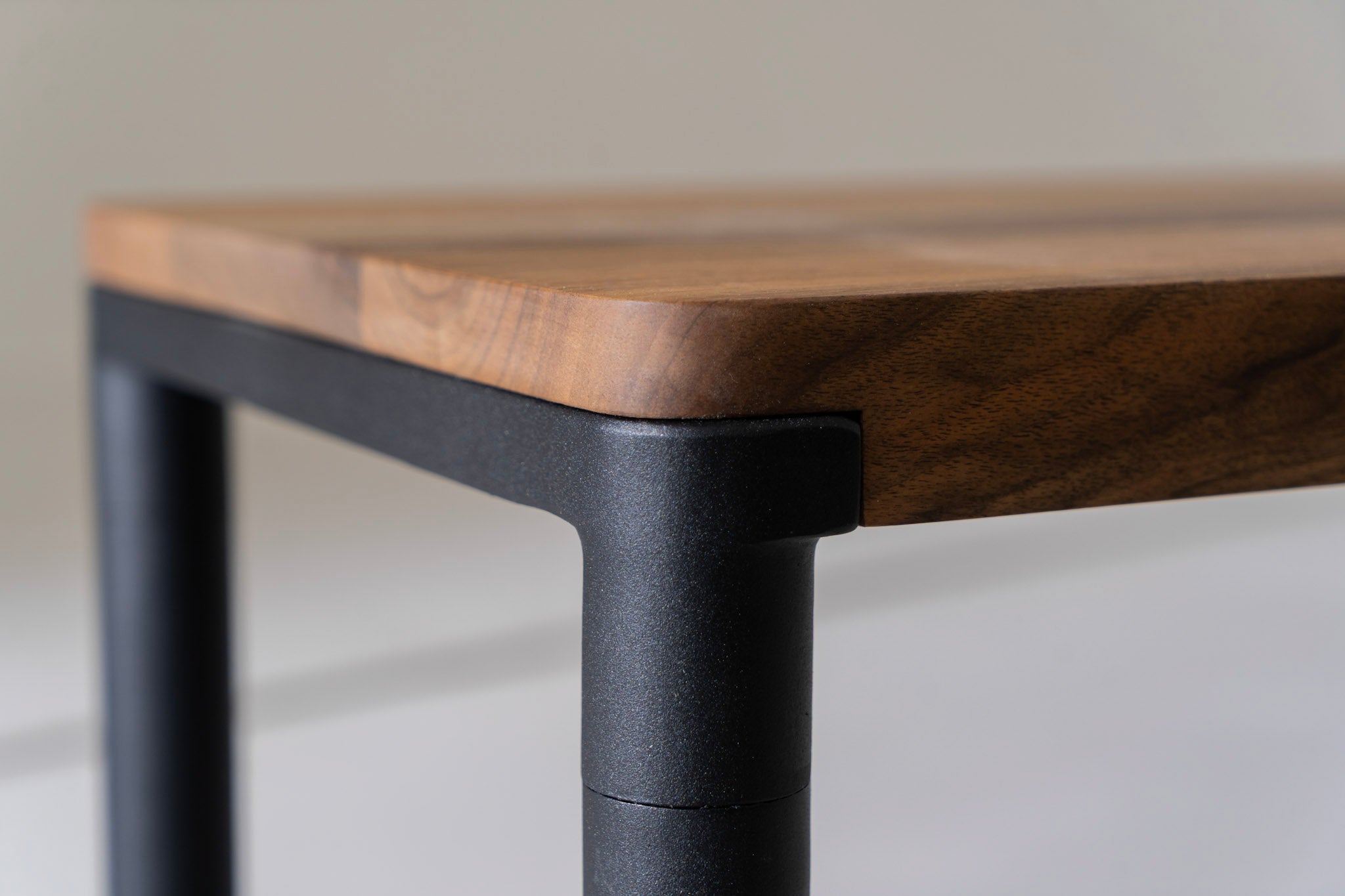 FRANKIE | Walnoothouten eettafel