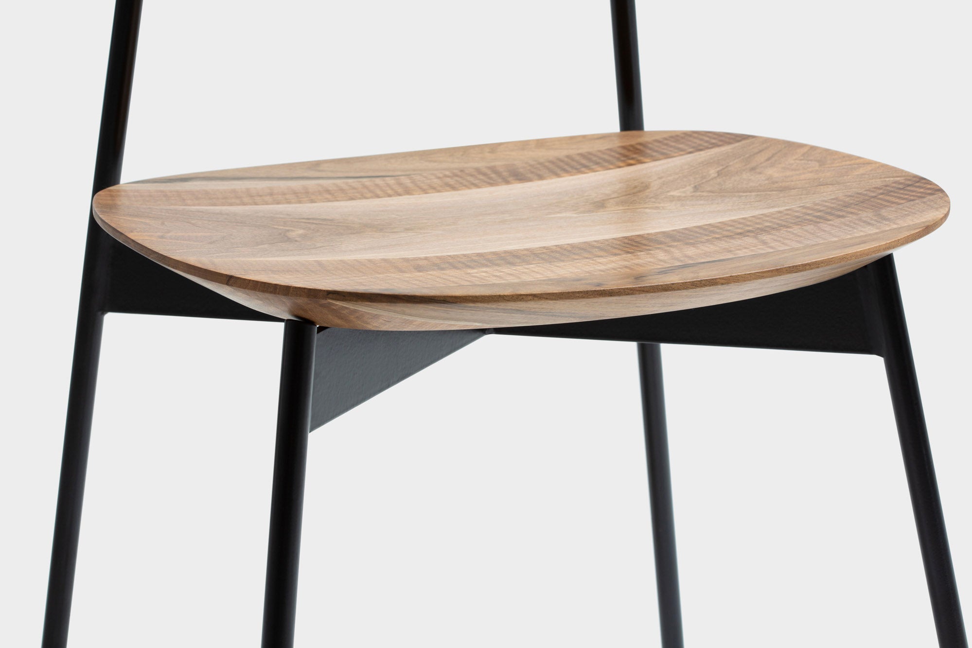 MARTA | Nussbaumstuhl