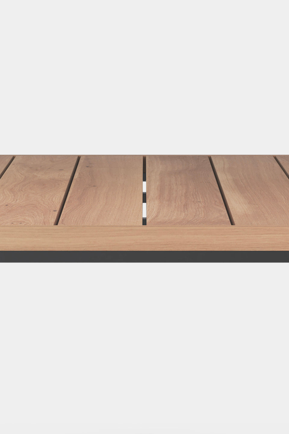 Wettergeschützt durch UV- und Feuchtigkeitsbehandlung.