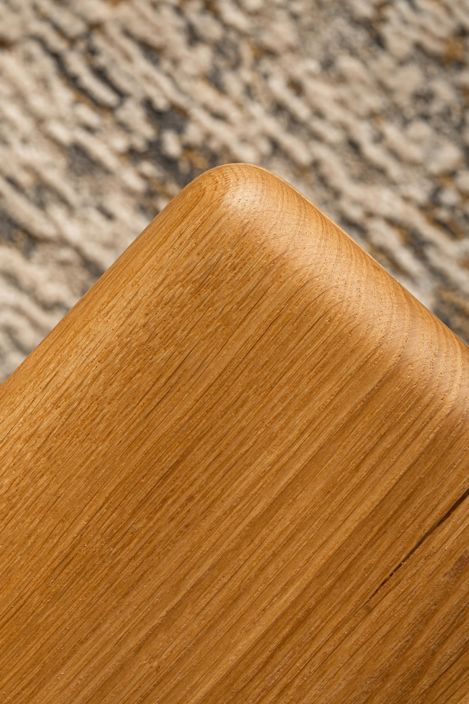 Umweltfreundliche Hartwachs-Oberfläche für dauerhaften Schutz.