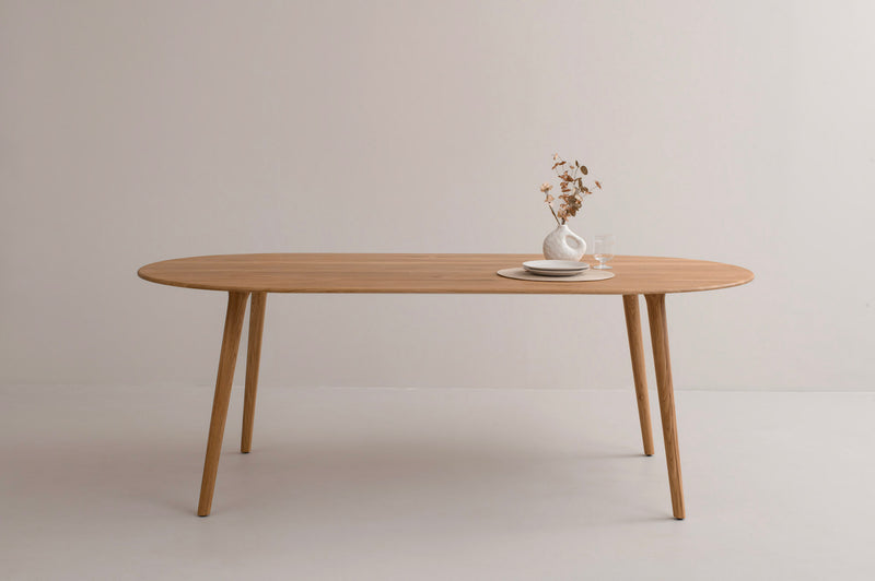 LUCIA Oval Esstisch