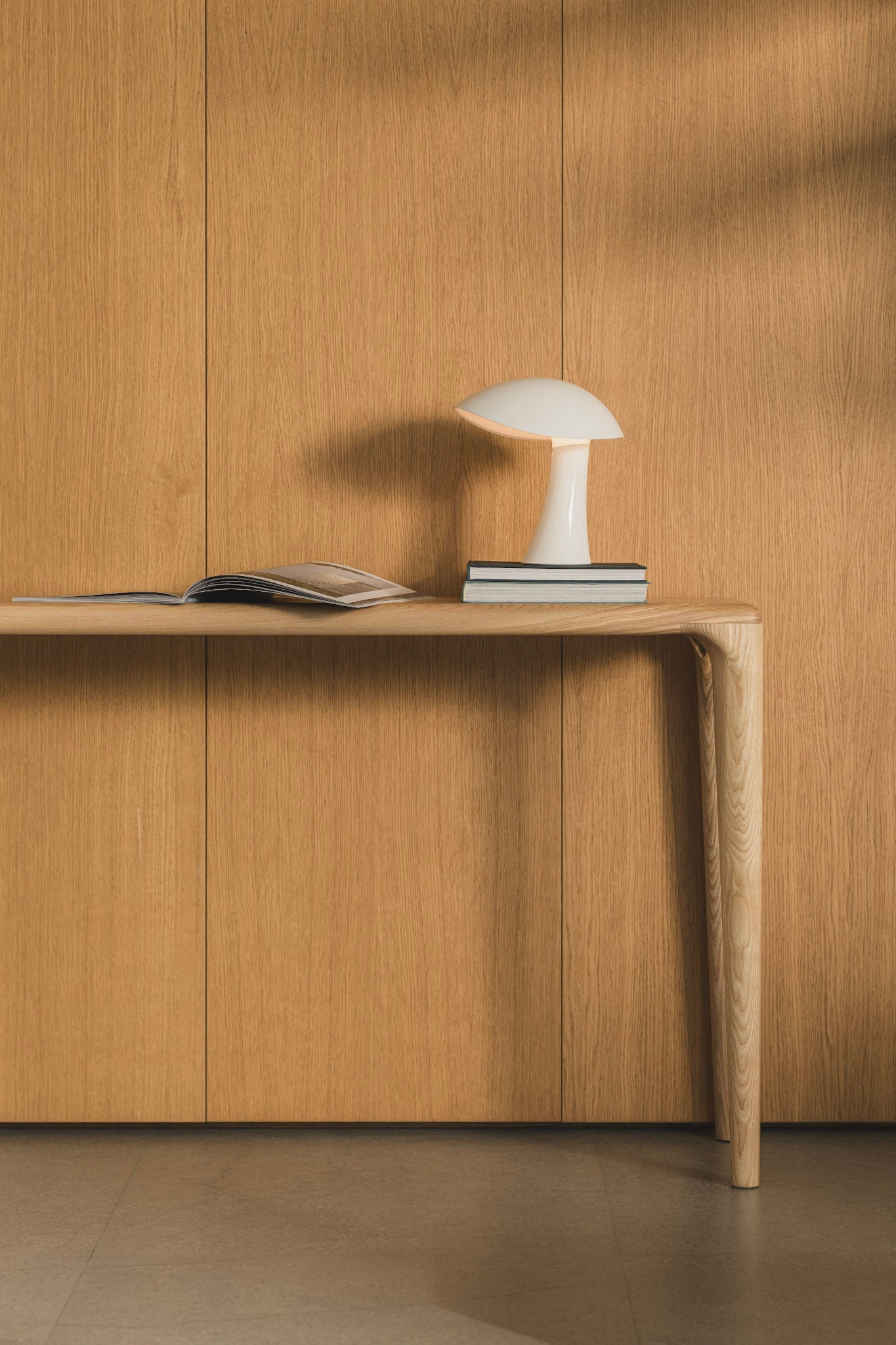 LÜNA Table Console 