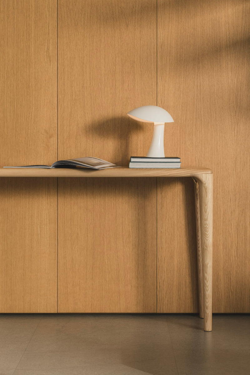 LÜNA Table Console 