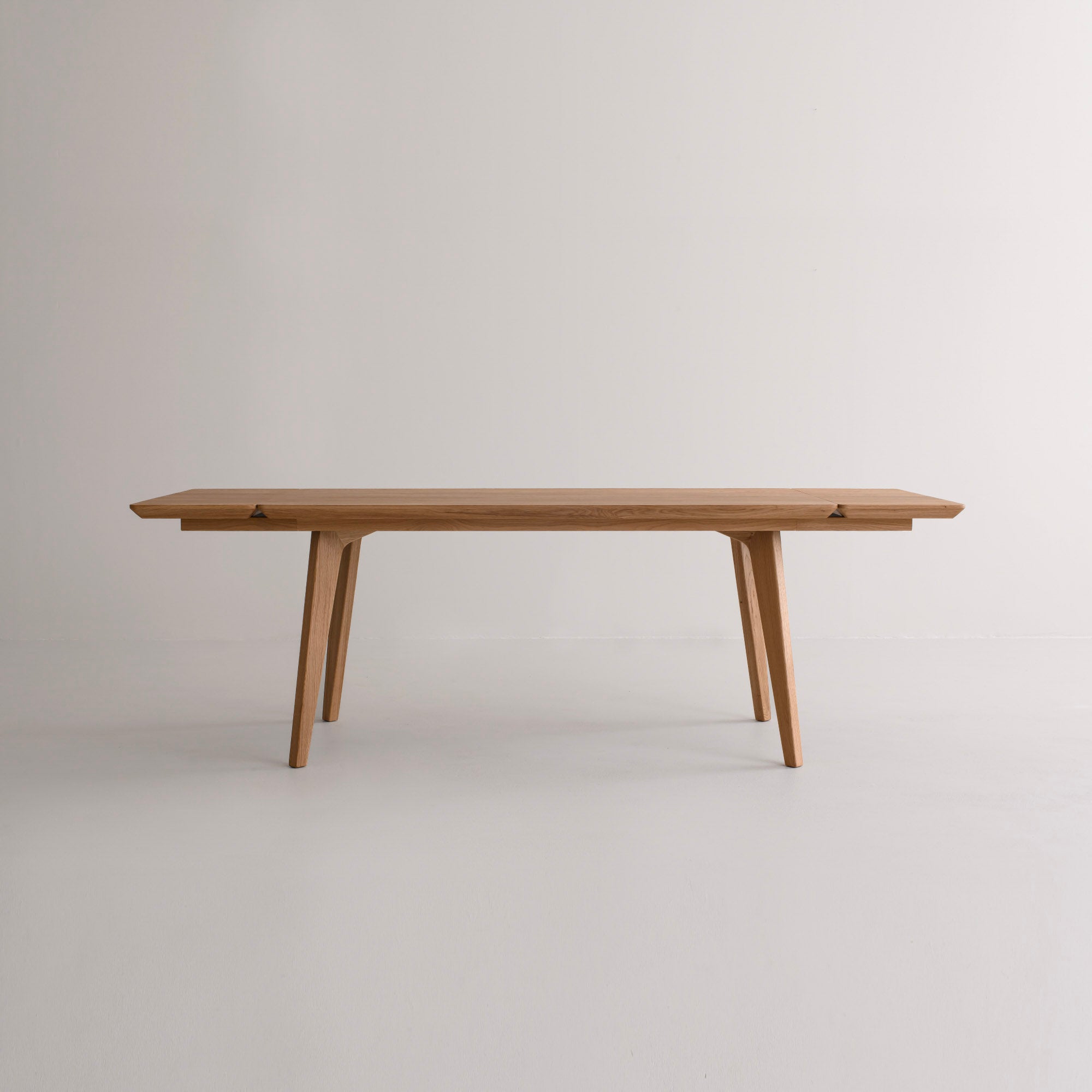 AMBER Oak Extendable Dining Table