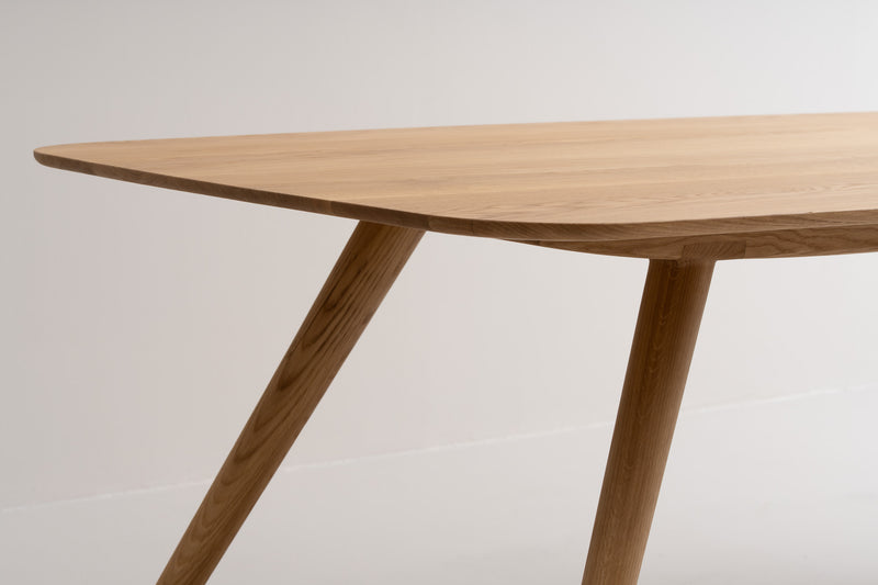 TAVI | Table à manger
