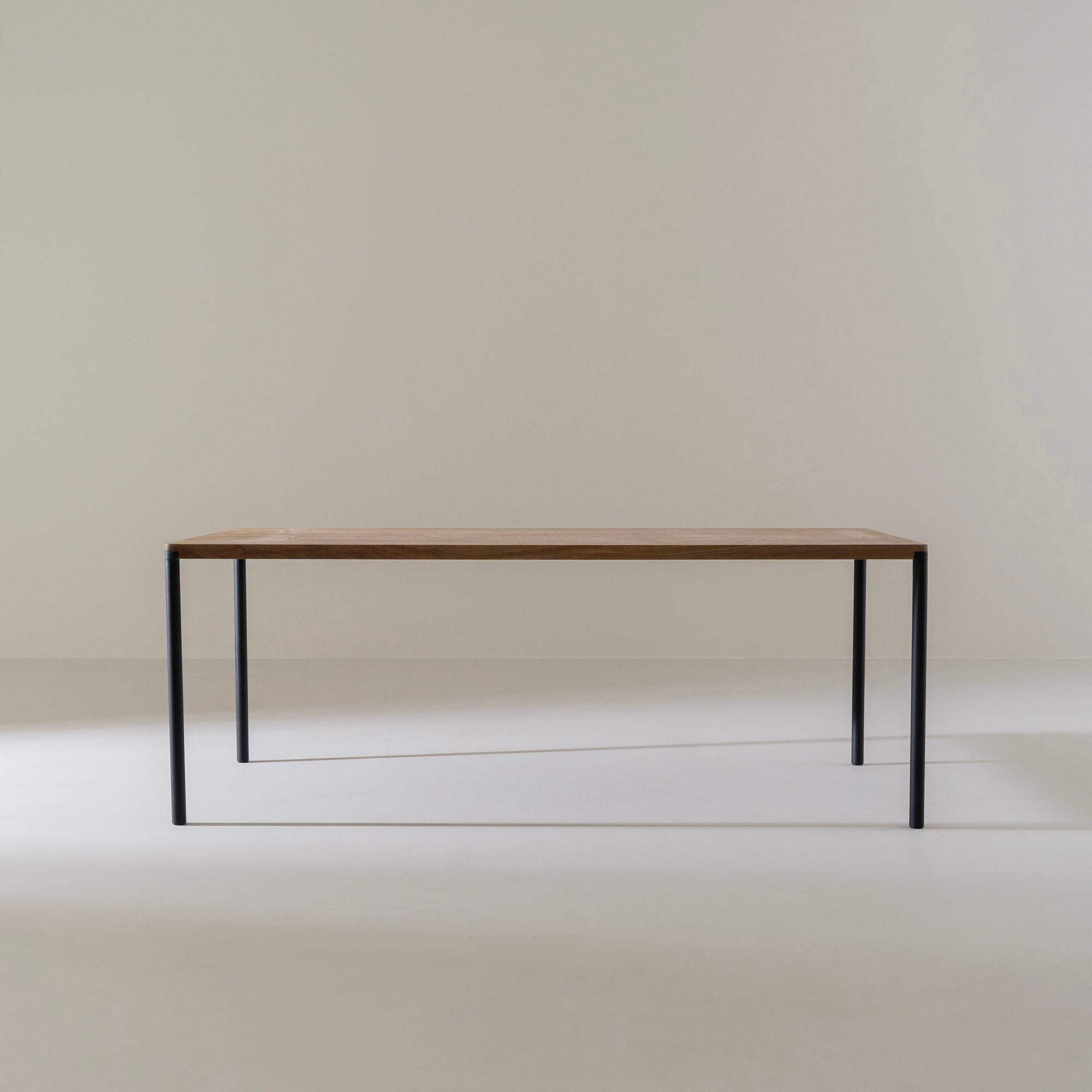 FRANKIE | Walnoothouten eettafel