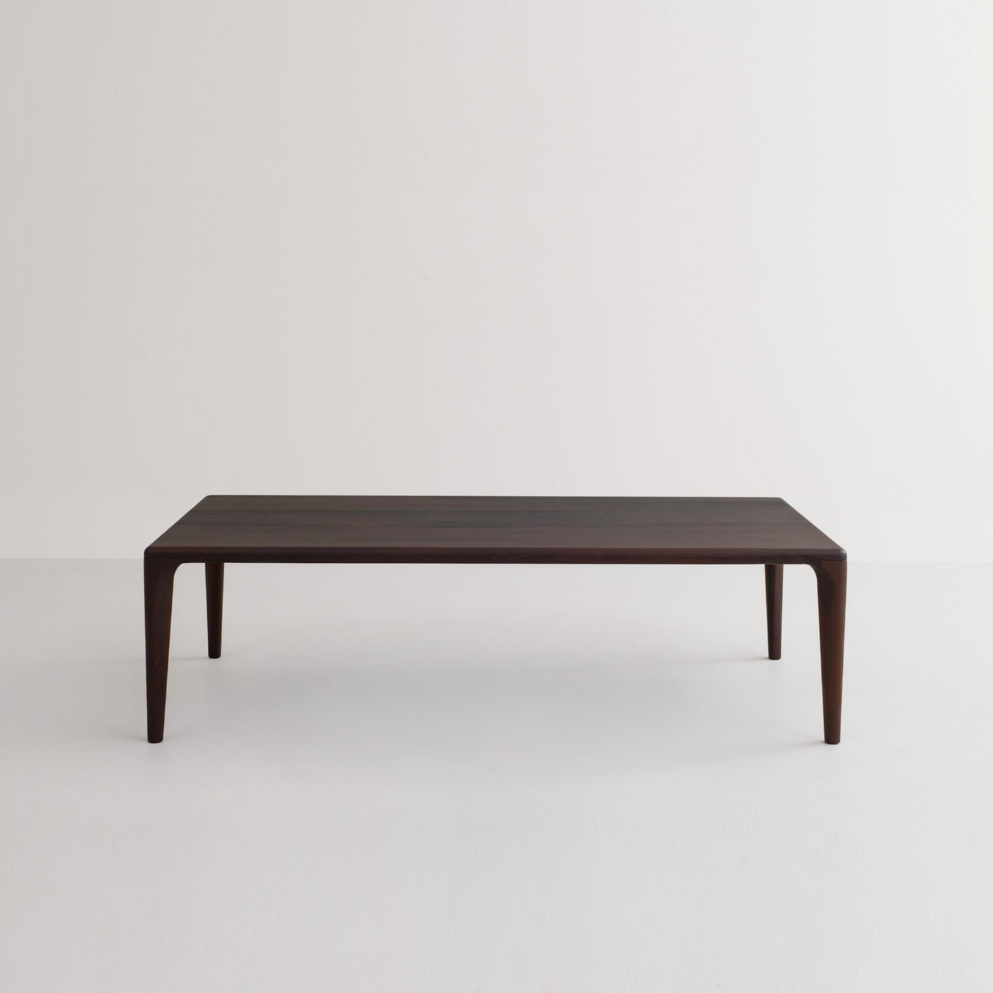 LÜNA | Table basse en frêne fumé