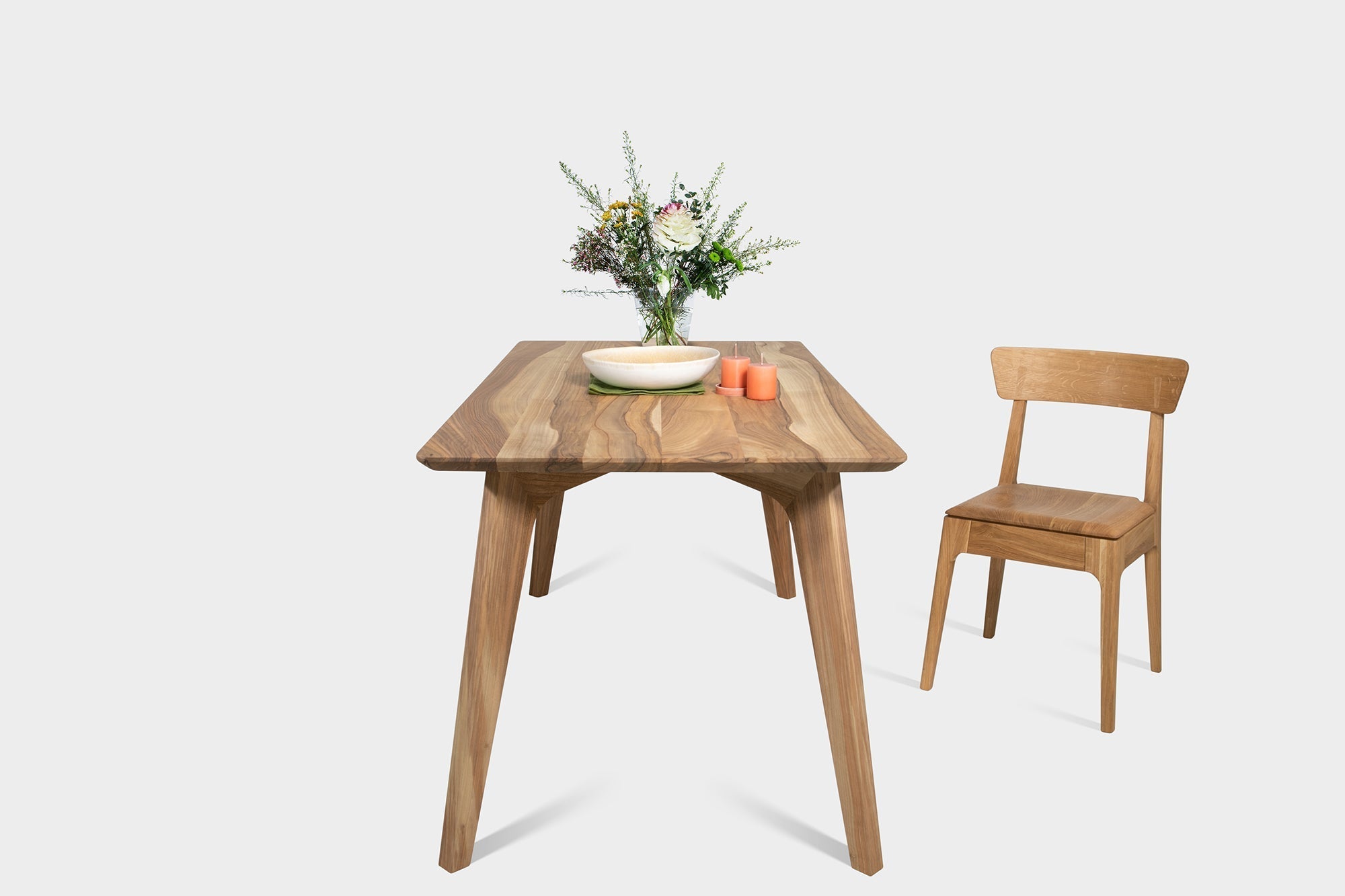 AMBER | Ausziehbarer Esstisch aus Nussbaum